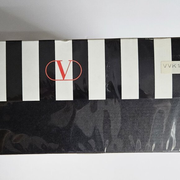 Valentino Garavani Twin Blanket - Picture 5 of 12